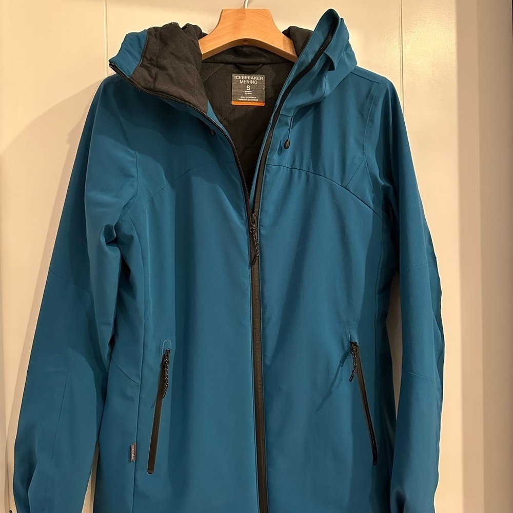 Icebreaker MarinoLOFT Teal windbreaker Jacket with Black Interior